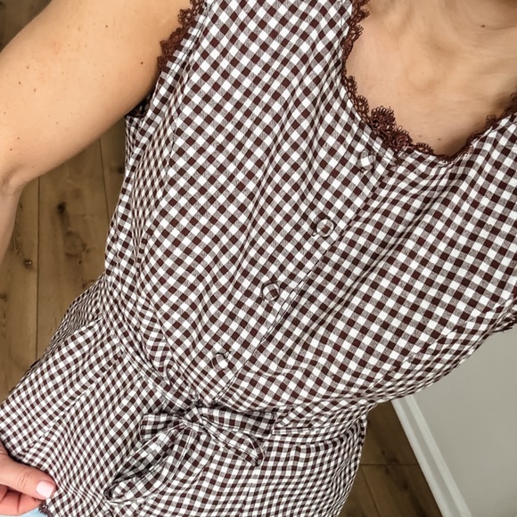 Tops - NWT BROWN AND WHITE GINGHAM BUTTON DOWN BLOUSE WITH TIES